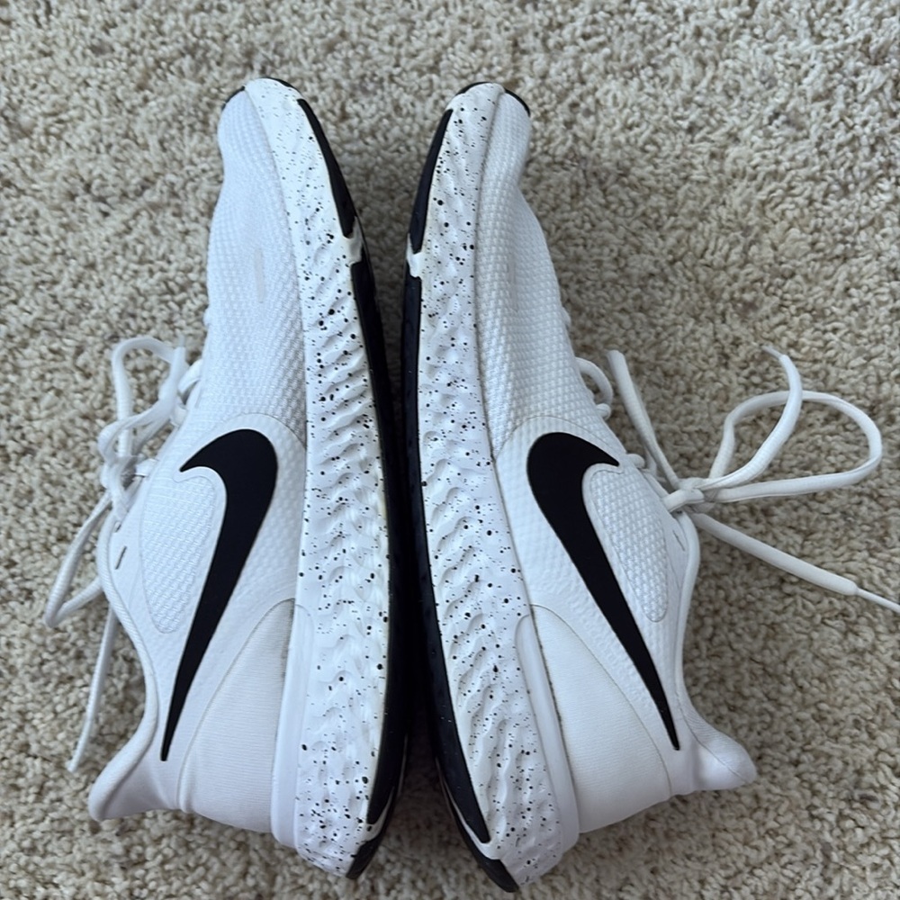 Nike Revolution Women’s White and Black Running Shoes size 9.5 - Picture 7 of 9
